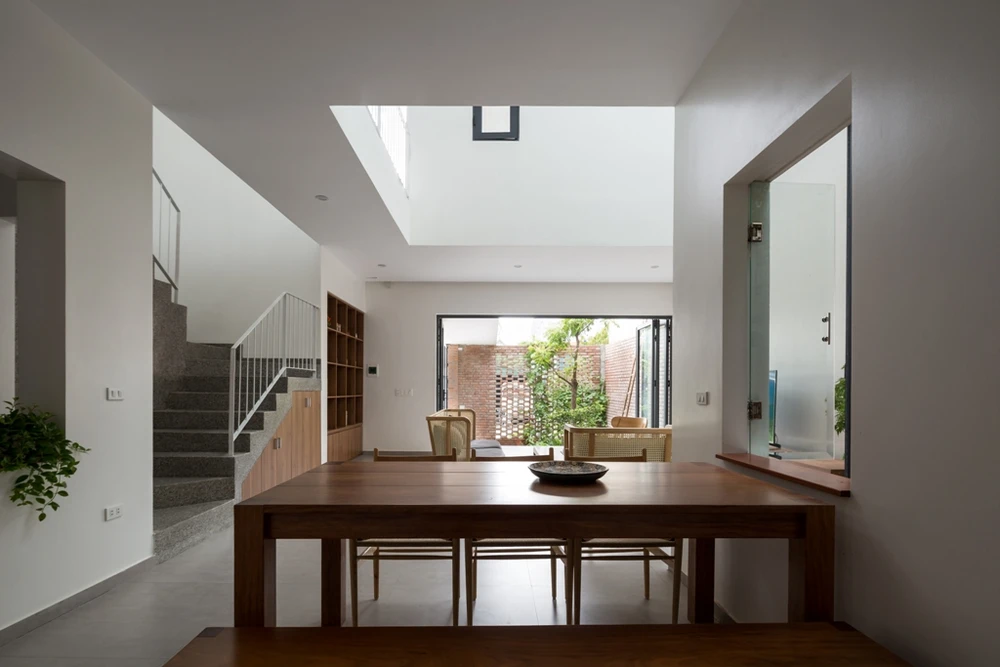 T-house-khoang-trong-tinh-lang-8