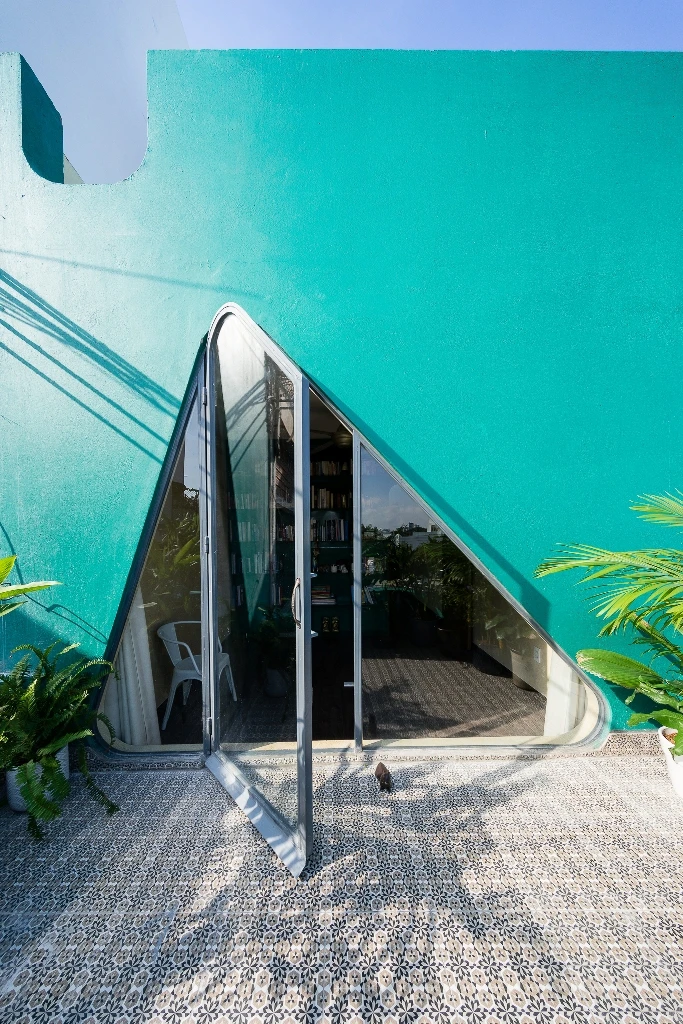 ngoi-nha-go-vap-hoa-giai-khu-dat-tam-giac-12