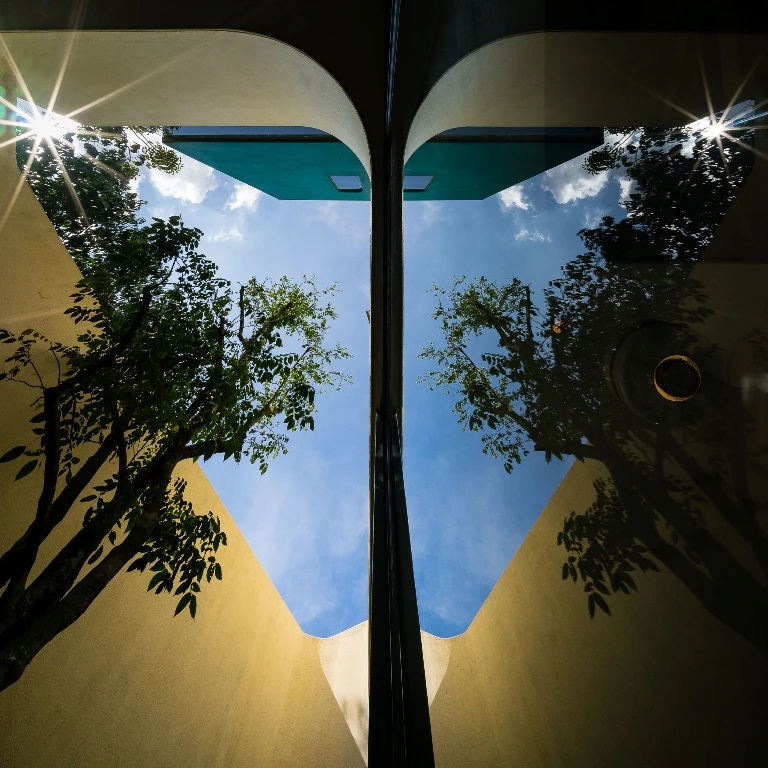 ngoi-nha-go-vap-hoa-giai-khu-dat-tam-giac-4