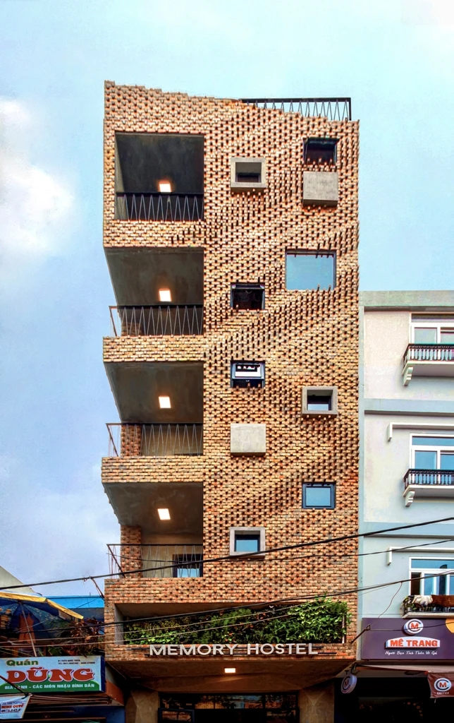 nha-cu-sau-cai-tao-2