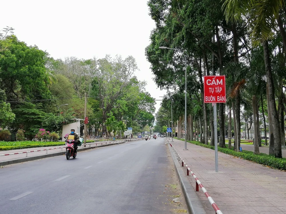 ngung-hoat-dong-cong-vien-COVID19-7