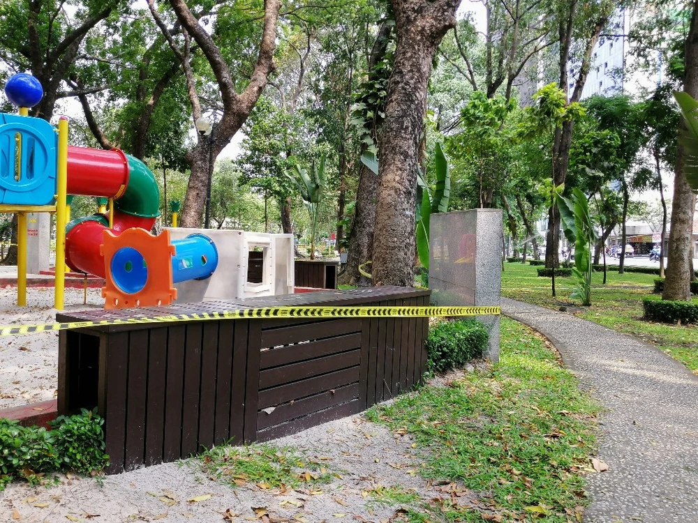 ngung-hoat-dong-cong-vien-COVID19-9