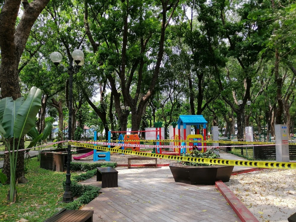 ngung-hoat-dong-cong-vien-COVID19-10