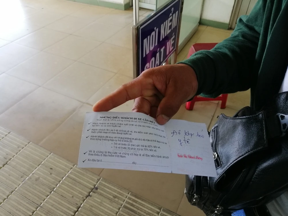 hai-ben-xe-kiem-soat-chat-khai-bao-y-te-2