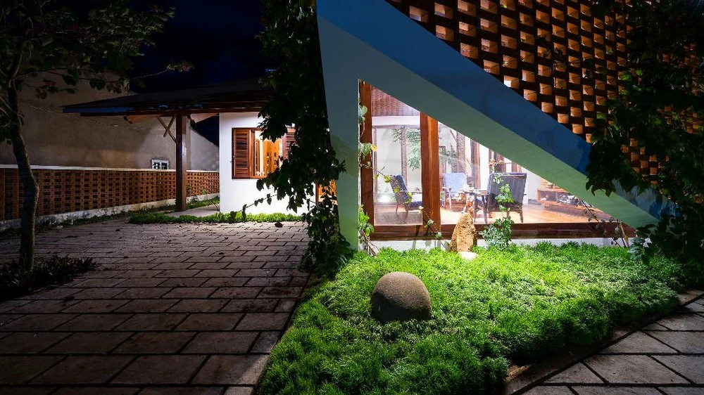 thiet-ke-vuon-trong-nha-doc-dao-4