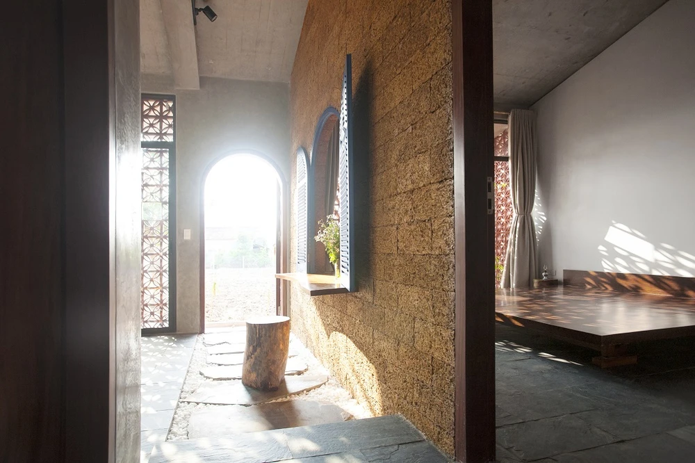 ngoi-nha-truyen-thong-hien-dai-16