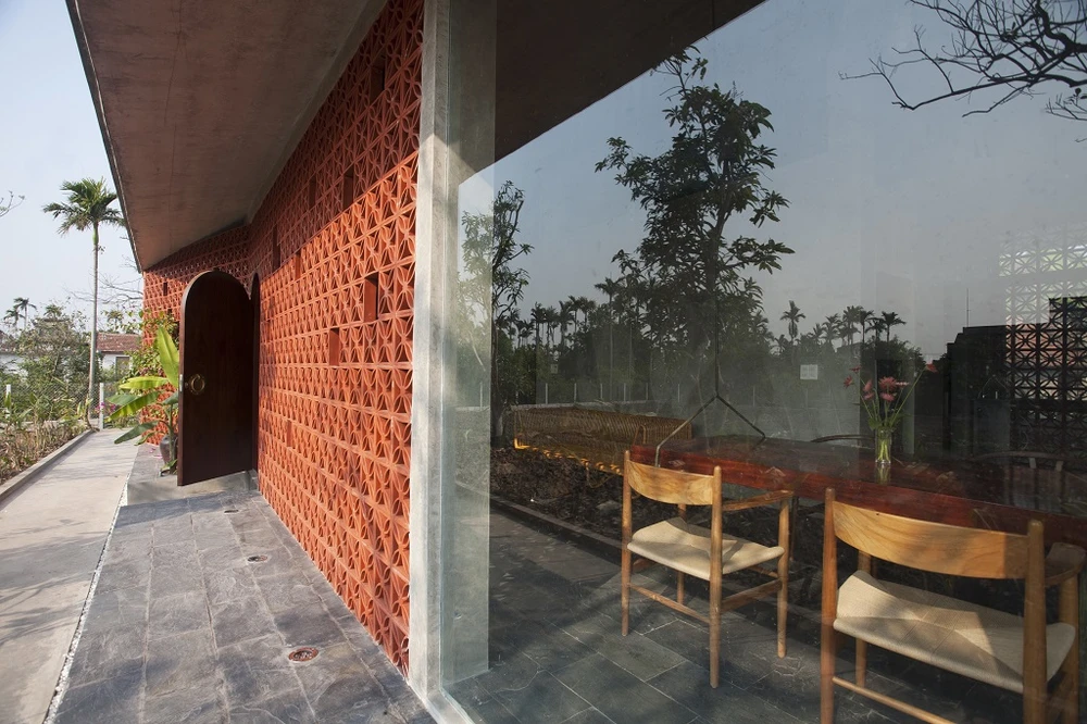 ngoi-nha-truyen-thong-hien-dai-6