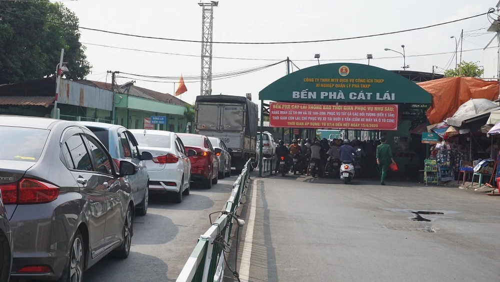 nguoi-dan-quay-dau-pha-cat-lai-5