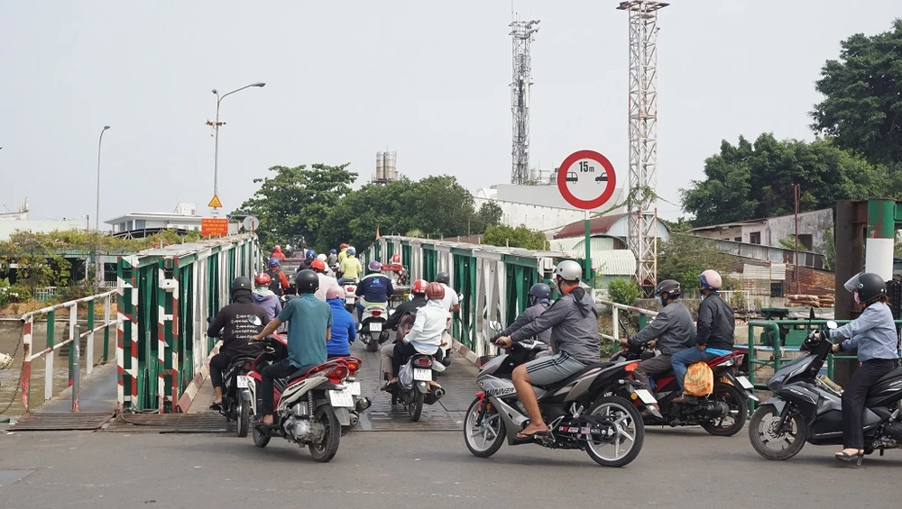 nguoi-dan-quay-dau-pha-cat-lai-9