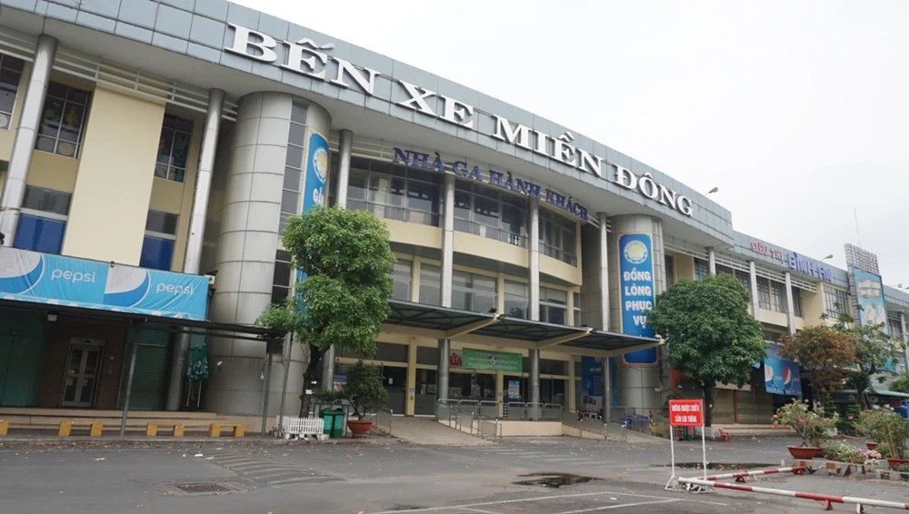 ben-xe-mien-dong-cach-ly-xa-hoi-13