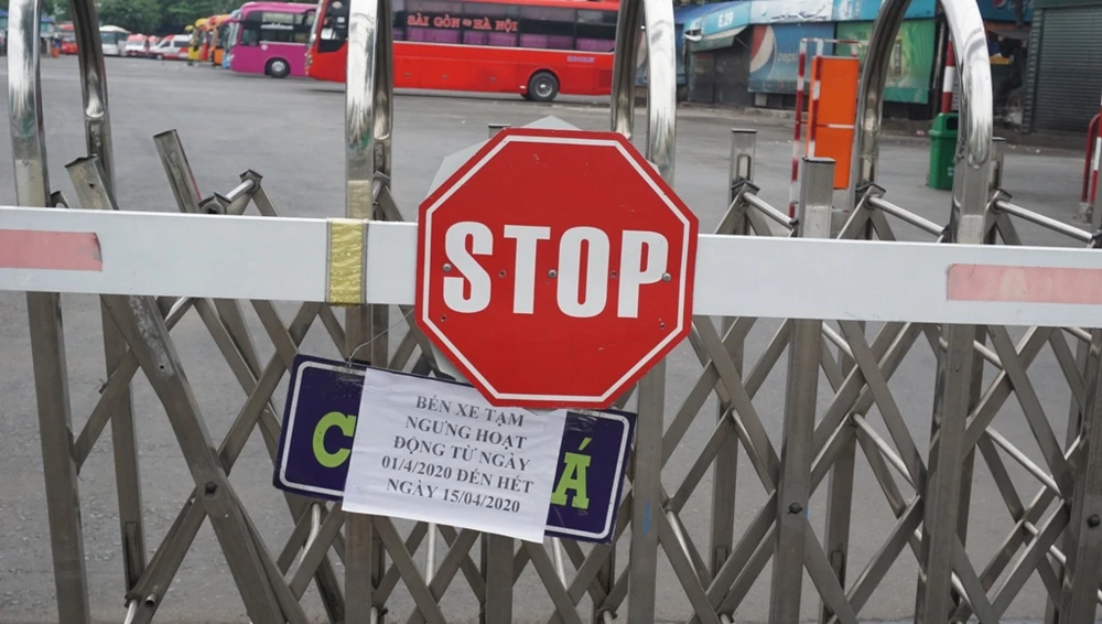 ben-xe-mien-dong-cach-ly-xa-hoi-3