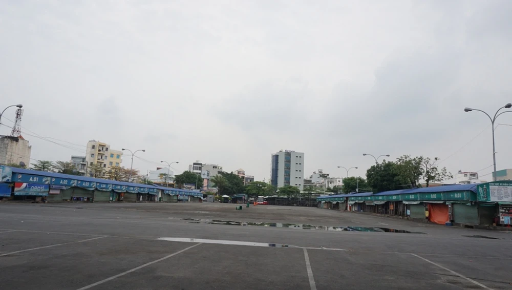 ben-xe-mien-dong-cach-ly-xa-hoi-4