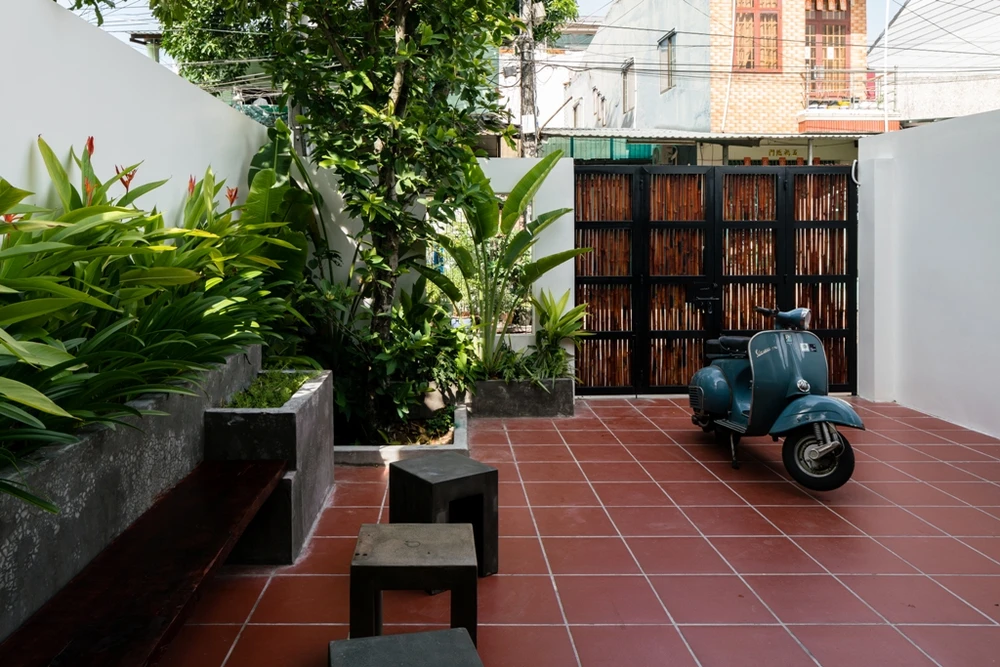 ngoi-nha-danh-cho-con-gai-ruou-4