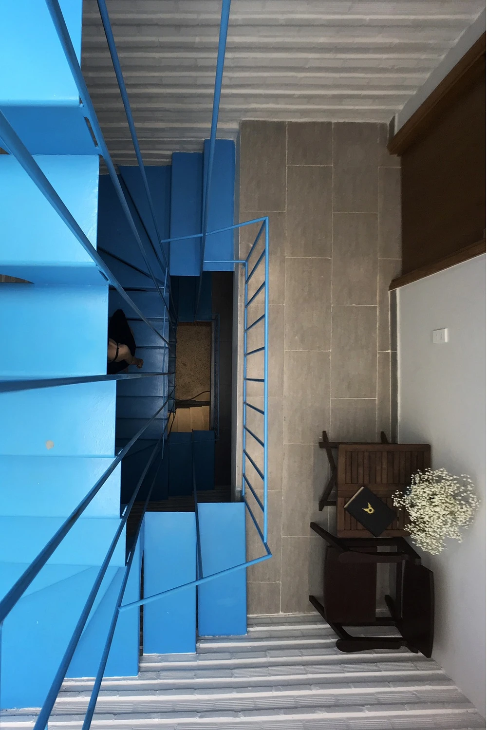 nha-co-mat-tien-gach-nung-15