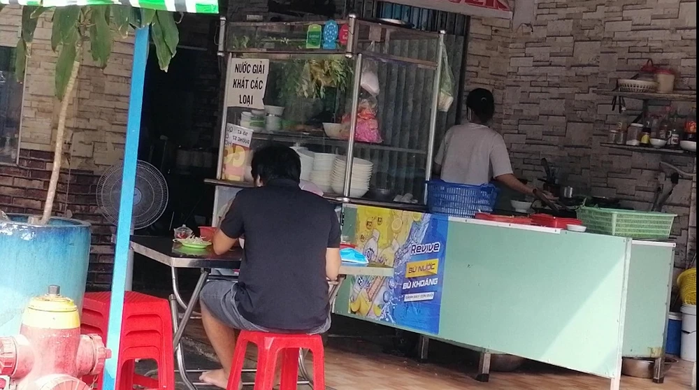 quan-sa-bap-chap-cach-ly-xa-hoi-5