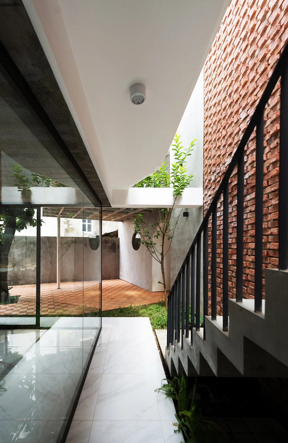 doc-dao-nha-mai-chong-mai-12