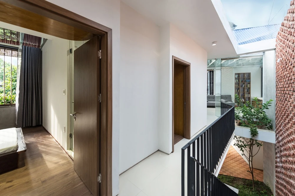 doc-dao-nha-mai-chong-mai-13