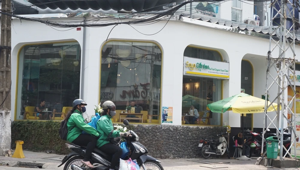 tphcm-noi-long-cach-ly-xa-hoi-16