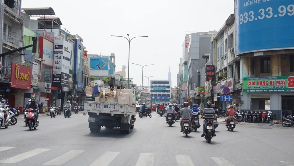 tphcm-noi-long-cach-ly-xa-hoi-7