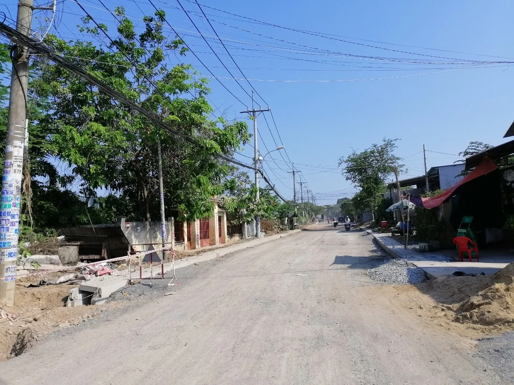 duong-nu-dan-cong-thi-cong-mua-dich-COVID19-10duong-nu-dan-cong-thi-cong-mua-dich-COVID19-10