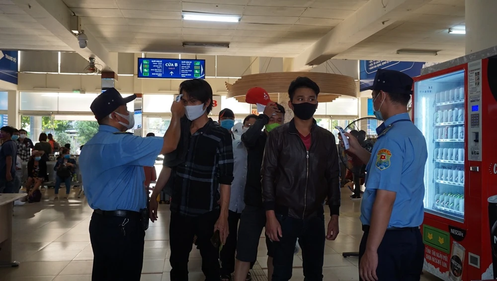 ben-xe-dip-le-3004-14