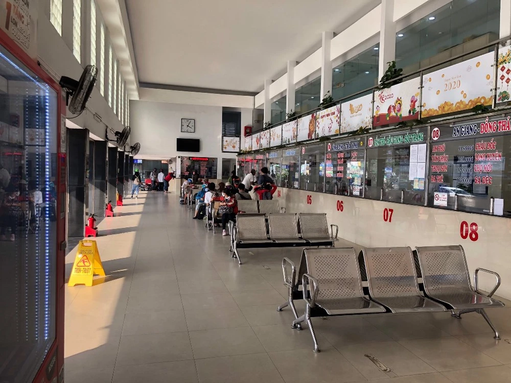 ben-xe-dip-le-3004-19