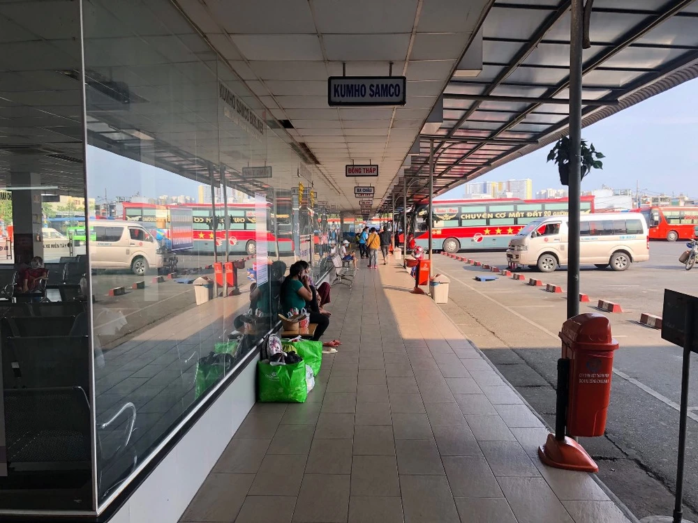 ben-xe-dip-le-3004-23