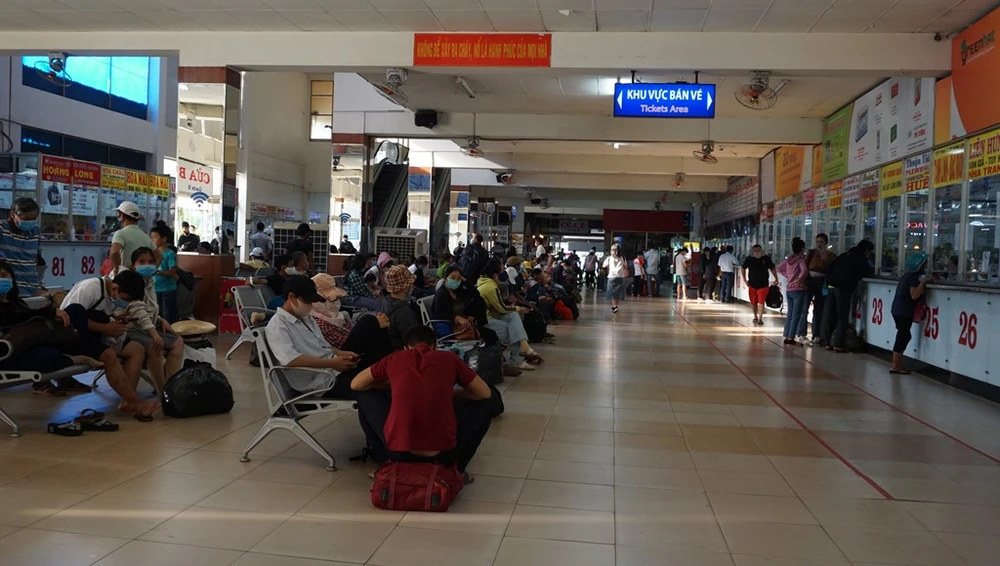 ben-xe-dip-le-3004-4