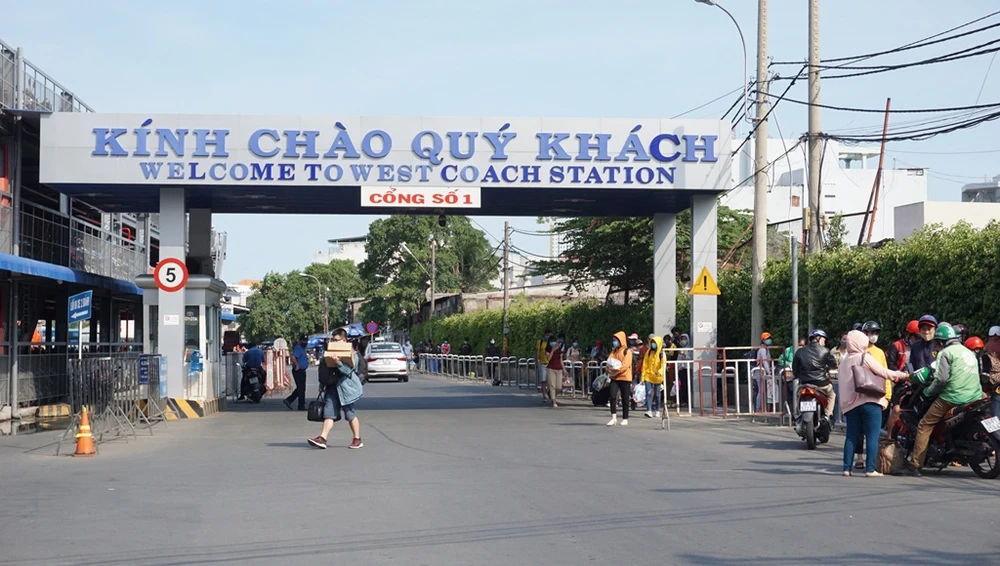 ben-xe-mien-tay-sau-le-10