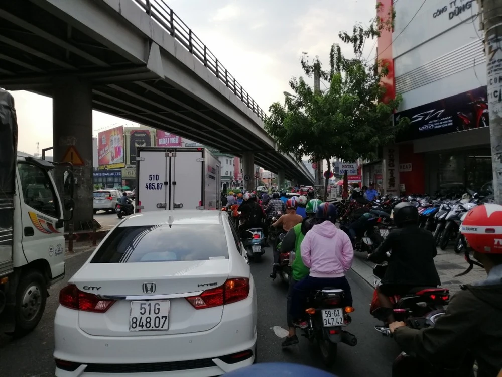 ket-xe-duong-Cong-Hoa-6