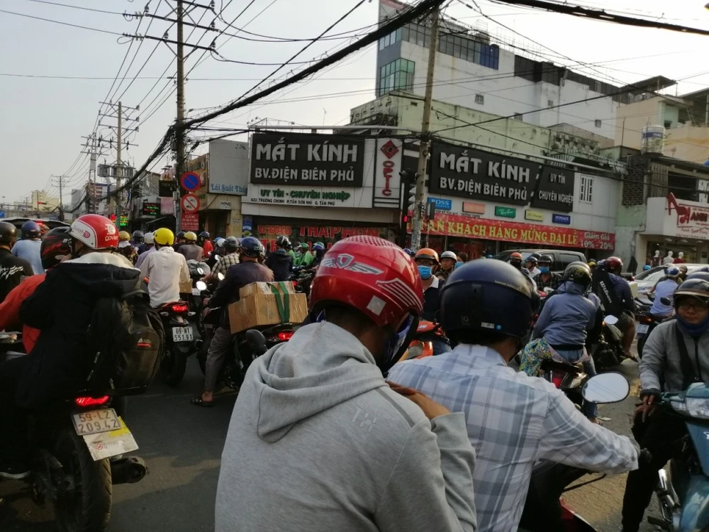 ket-xe-duong-Cong-Hoa-7