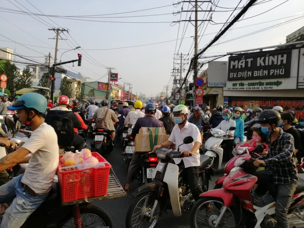 ket-xe-duong-Cong-Hoa-8