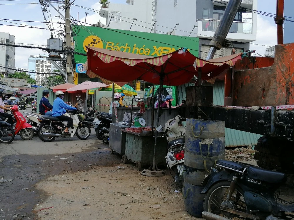 bay-hang-ra-ban-cong-trinh-5