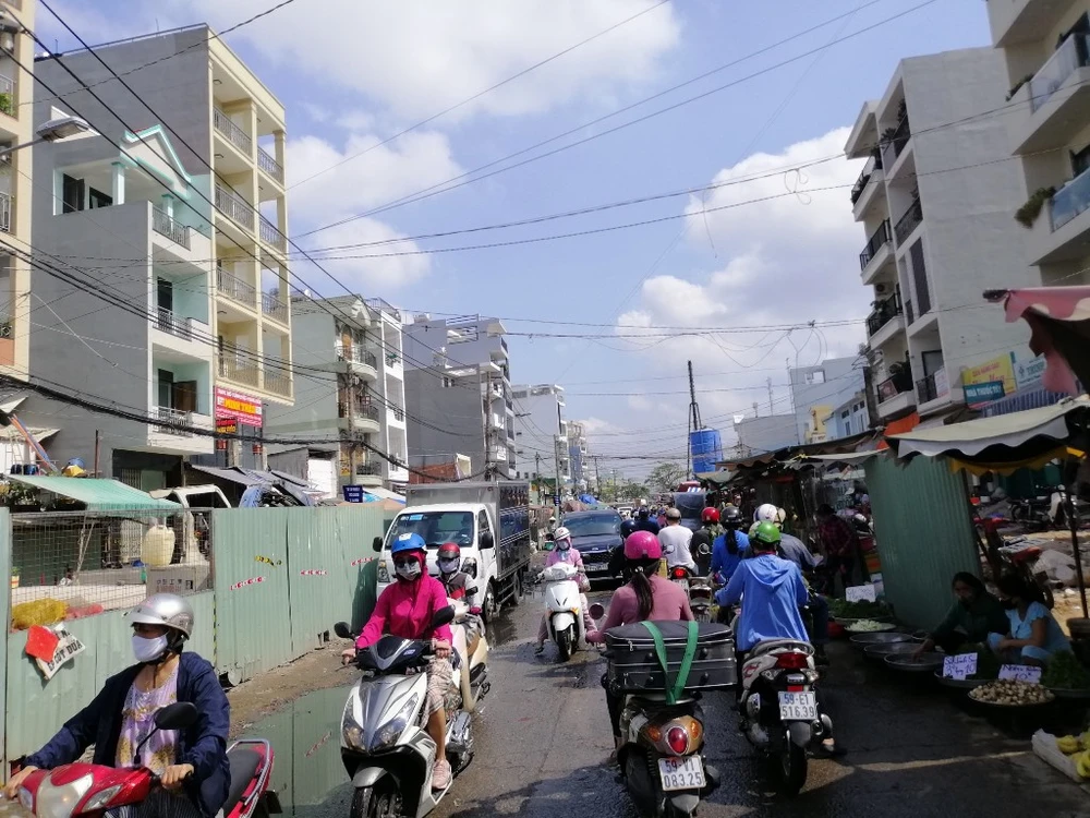 bay-hang-ra-ban-cong-trinh-6