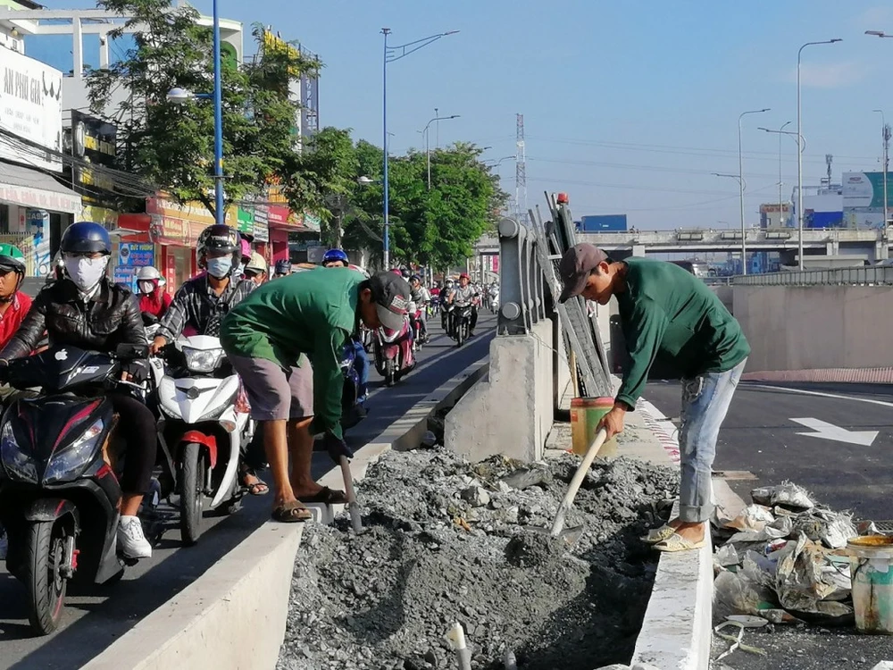 ham-chui-an-suong-thong-xe-7