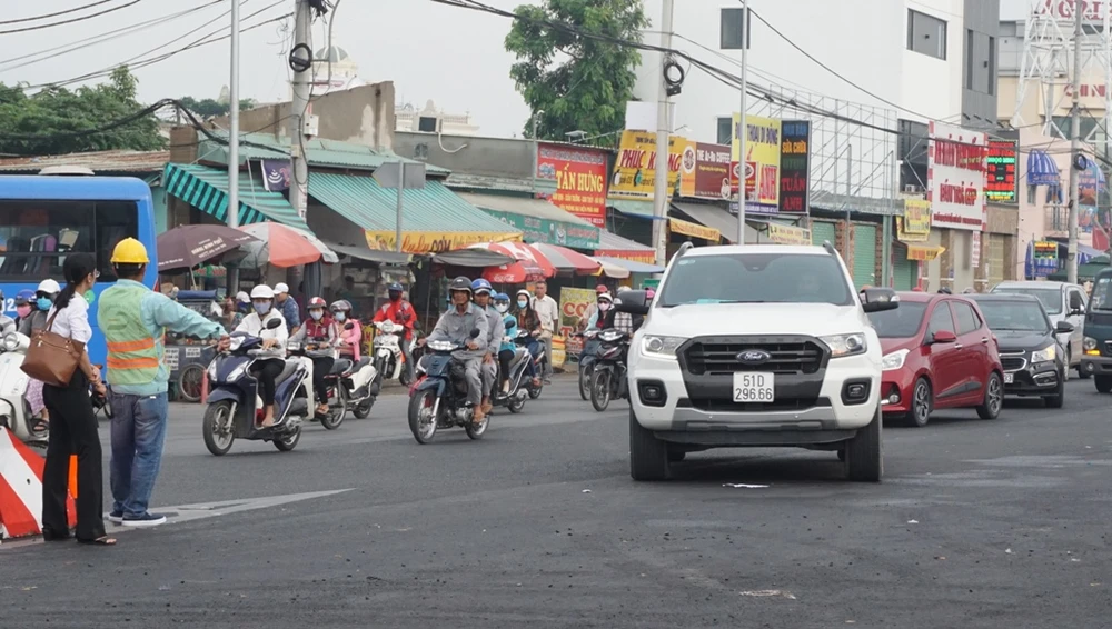 ham-chui-an-suong-thong-xe-3