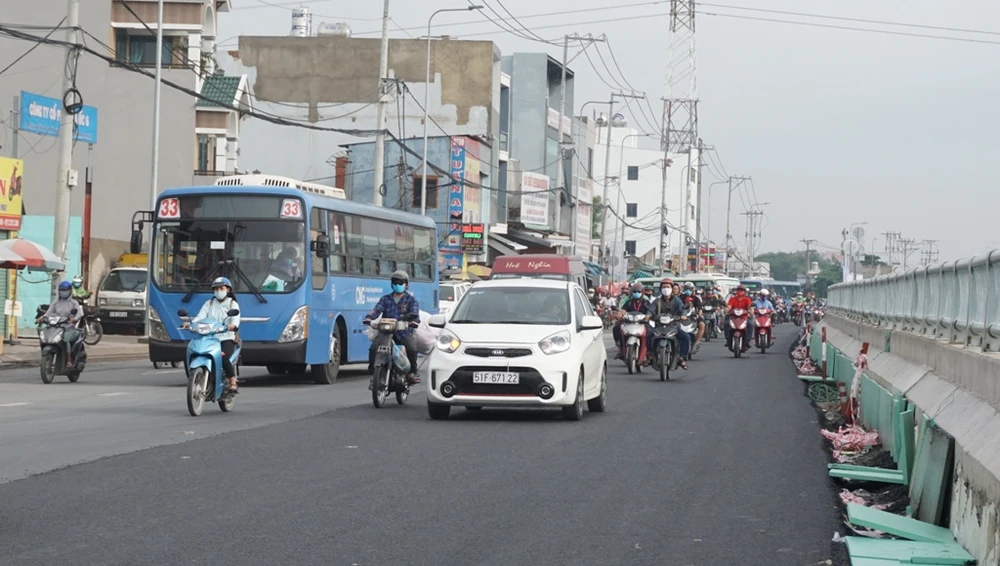 ham-chui-an-suong-thong-xe-7