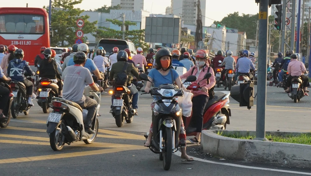 giao-thong-phia-dong-TP.HCM-10