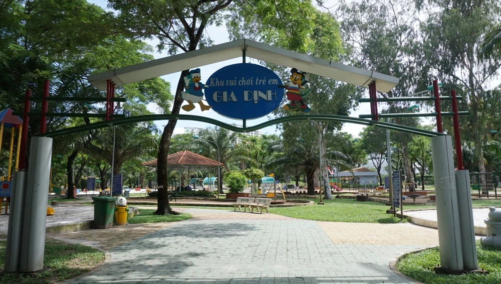 tam-ngung-hoat-dong-cong-vien-6