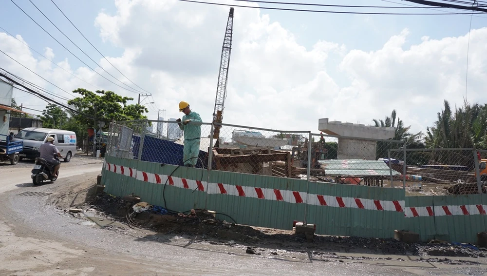 hai-cay-cau-nha-be-6