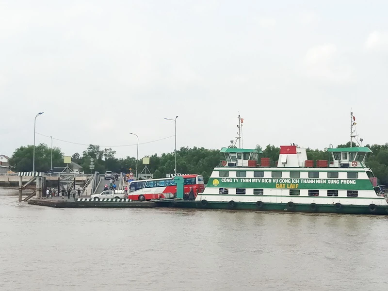 pha-cat-lai-le2thang9