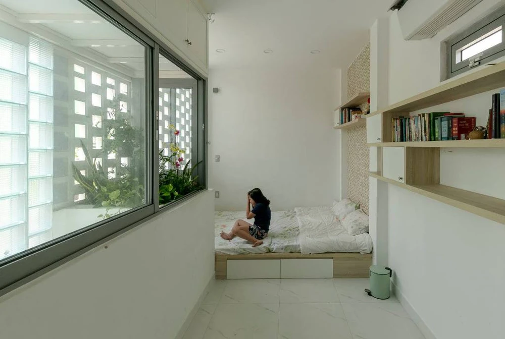 giai-phap-cho-nha-chieu-ngang-nho-11