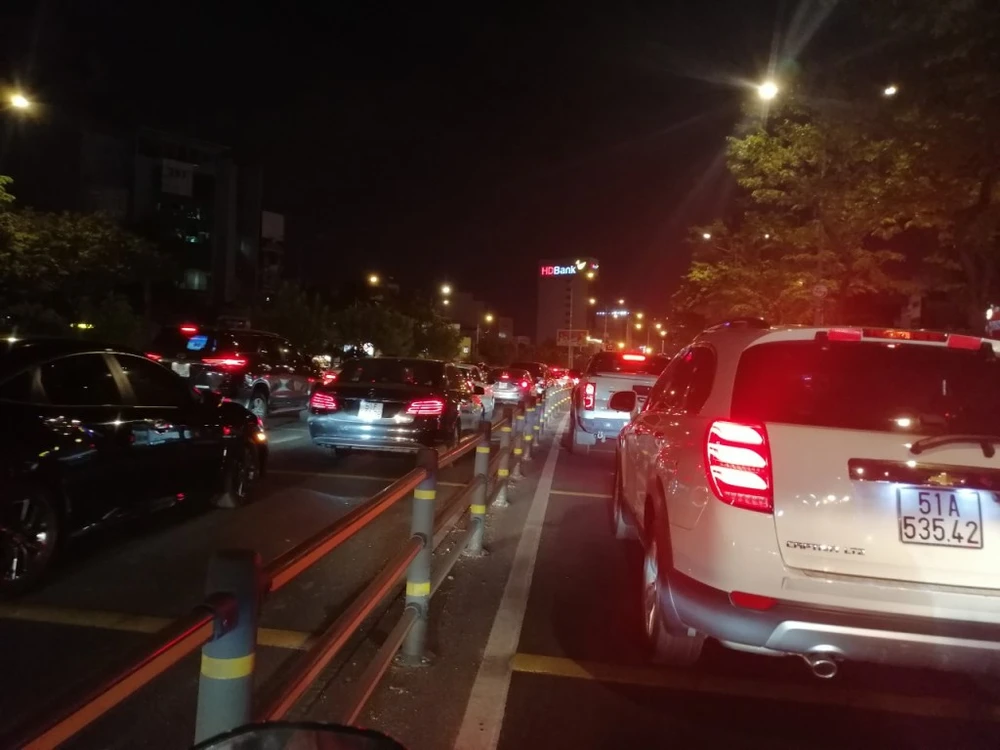 ket-xe-nga-tu-hang-xanh-5