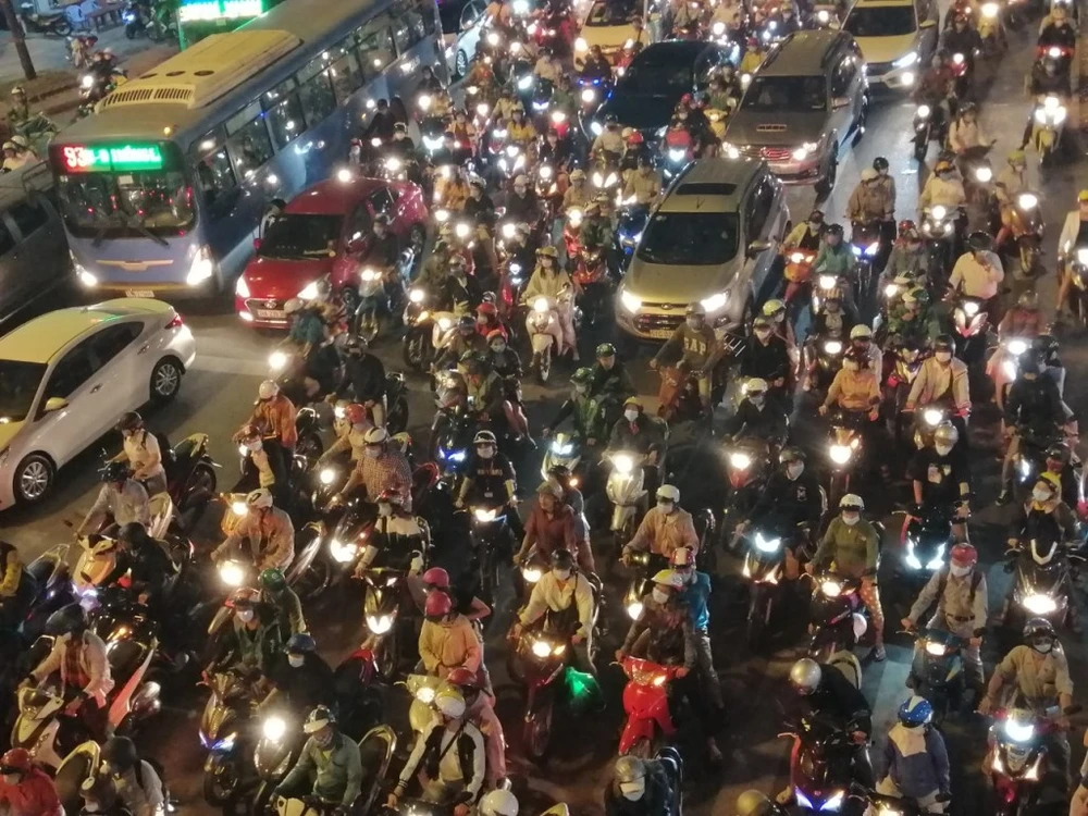 ket-xe-nga-tu-hang-xanh-8