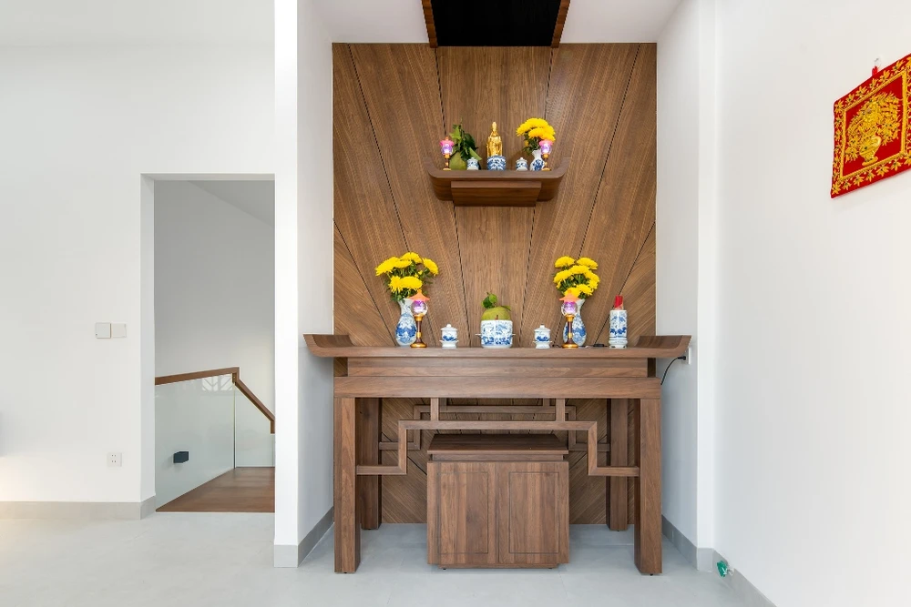 nha-pho-co-gieng-troi-13