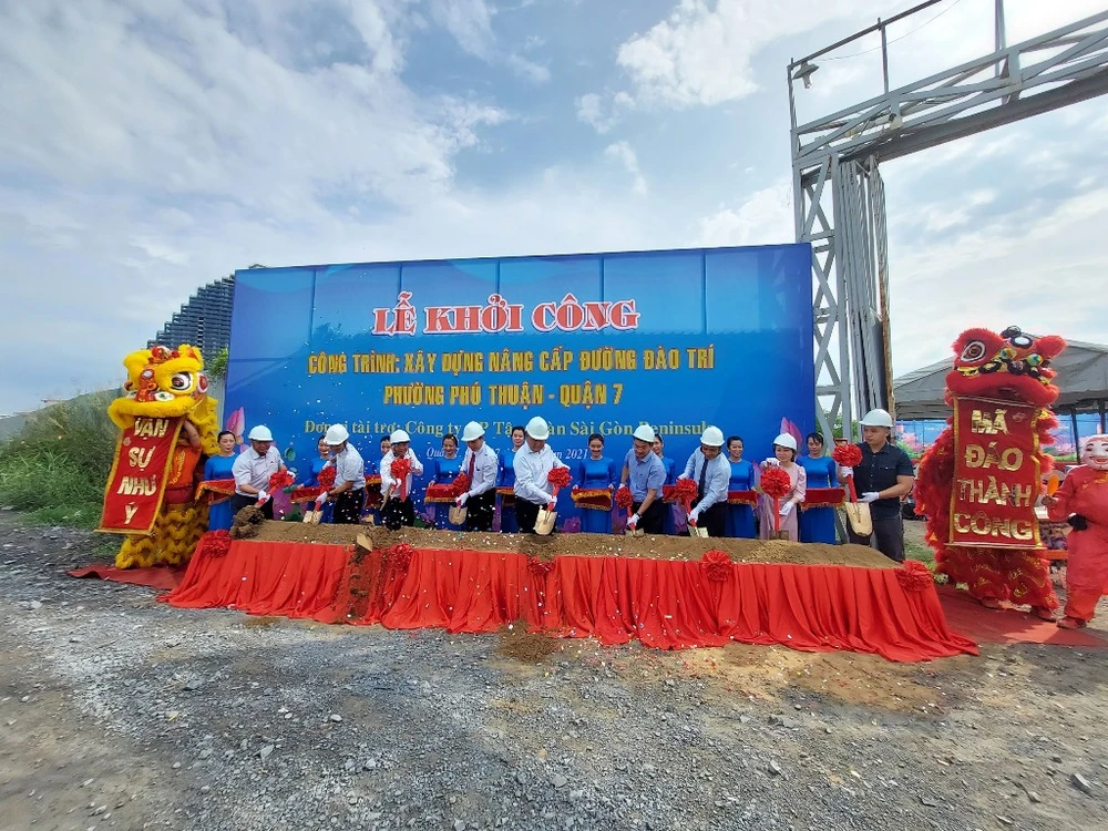 hai-tuyen-duong-moi-quan7-3