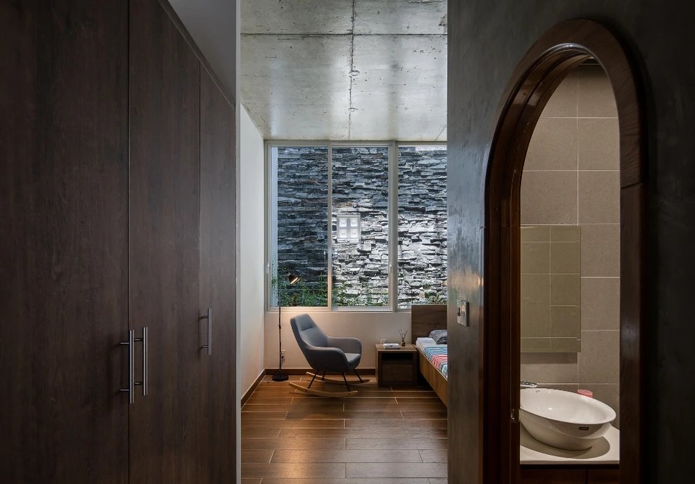 ngoi-nha-nam-giua-hai-dong-song-14