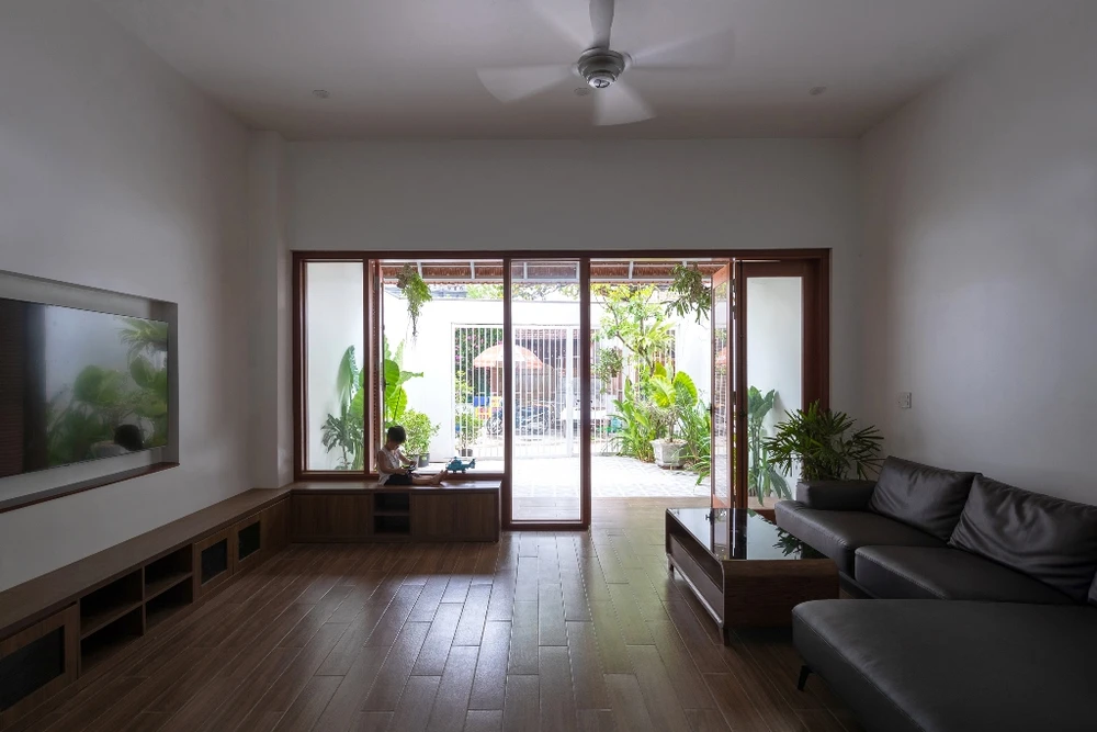 ngoi-nha-ngoi-co-ba-mai-truot-10