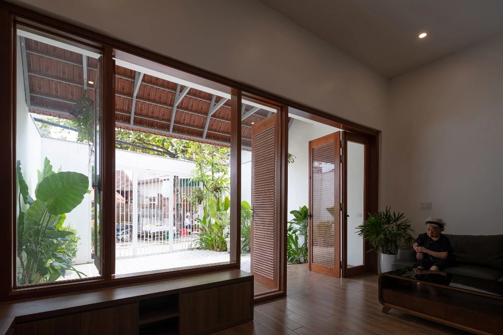 ngoi-nha-ngoi-co-ba-mai-truot-8