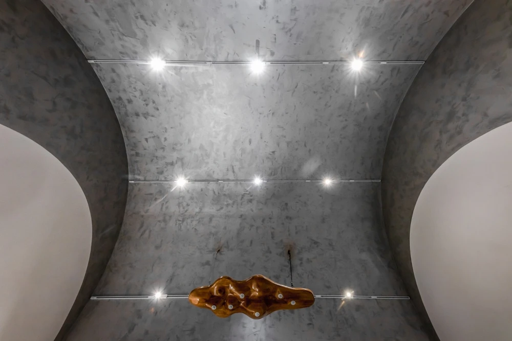 ngoi-nha-co-ba-gieng-troi-6